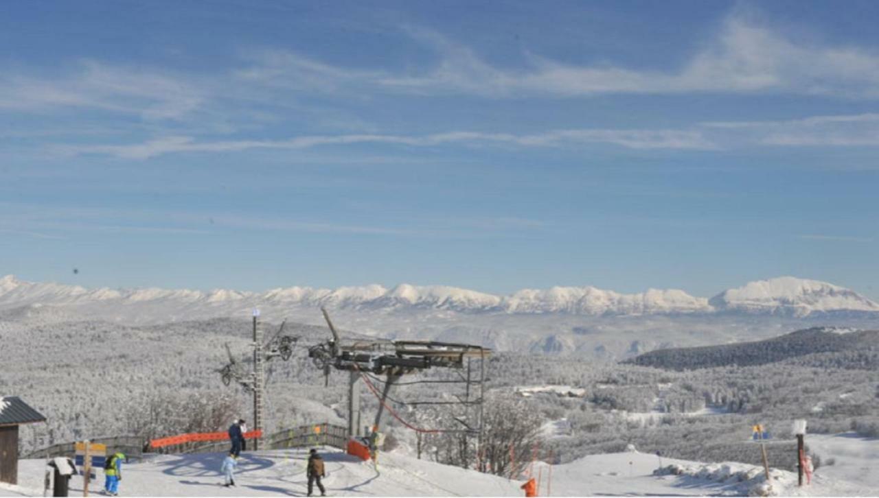 Okami Du Vercors Saint-Laurent-en-Royans Екстер'єр фото